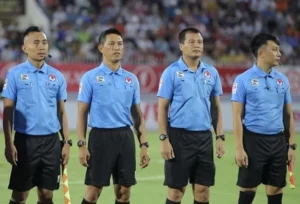 Vai Trò Quan Trọng Của Trợ Lý Trọng Tài Trong Bóng Đá Hiện Đại